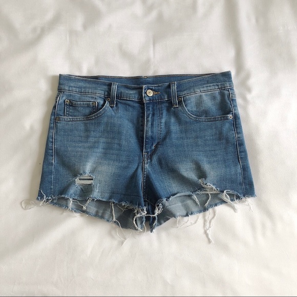 Levi’s Ribcage Denim Shorts - Picture 2 of 8